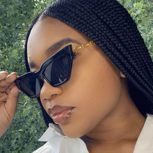 Lunettes de Soleil Cat-Eye avec Chaîne Élégante