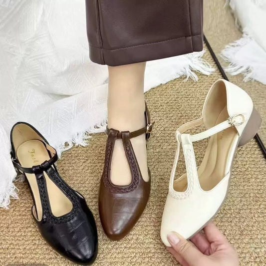 Chaussures à bout pointu en cuir souple, lanières croisées ajourées